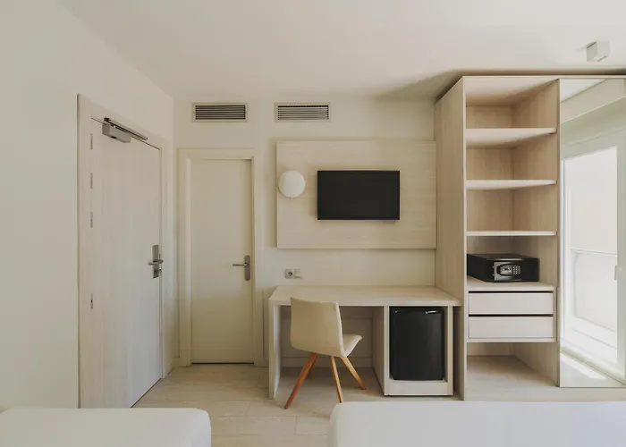 Hotel Mediterraneo Roses